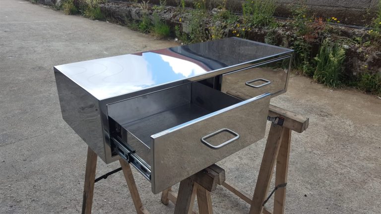 Mueble de exterior en inox con cajón
