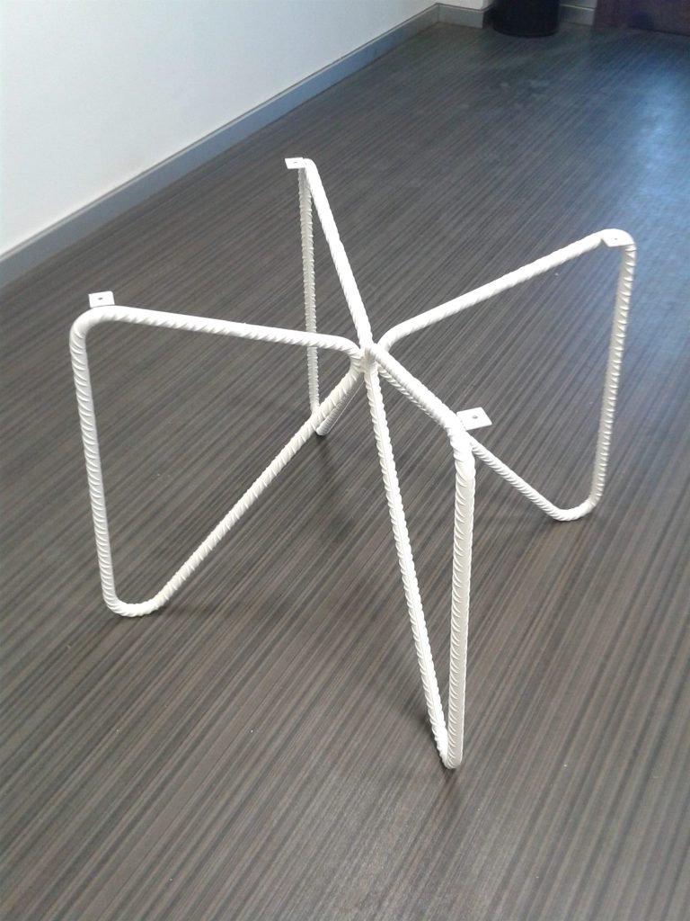 Estructura de mesa en acero lacado blanco