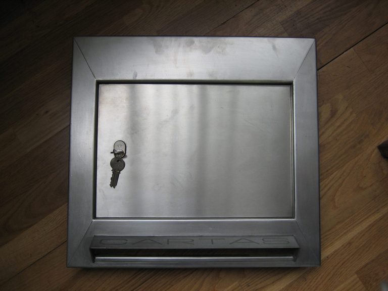 Mueble empotrado en acero inoxidable